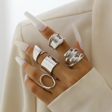 Knuckle rings 9